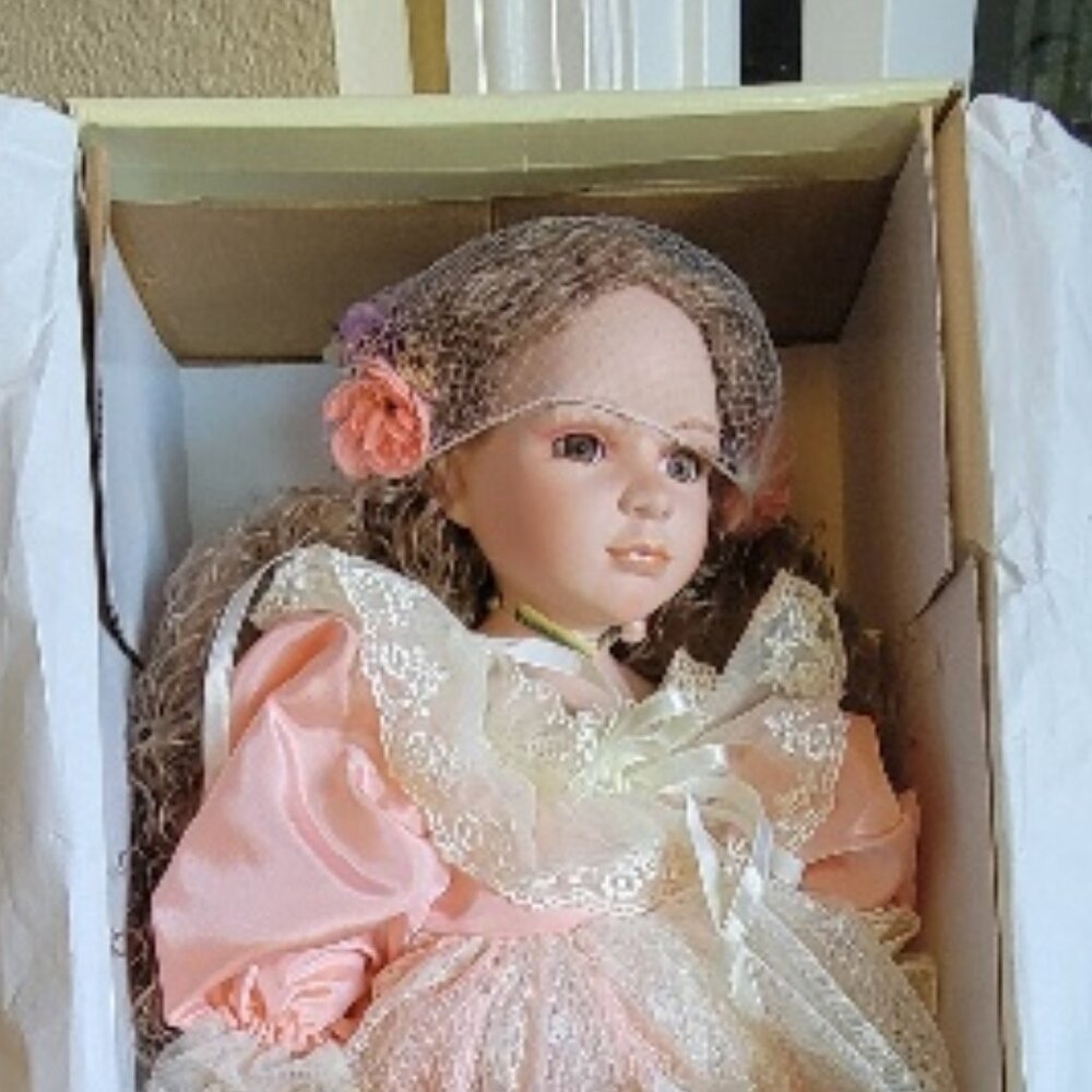 Tom Rubel Doll Limited Edition Little Sweetheart 46/5000  Studio Collection Doll - Picture 8 of 8